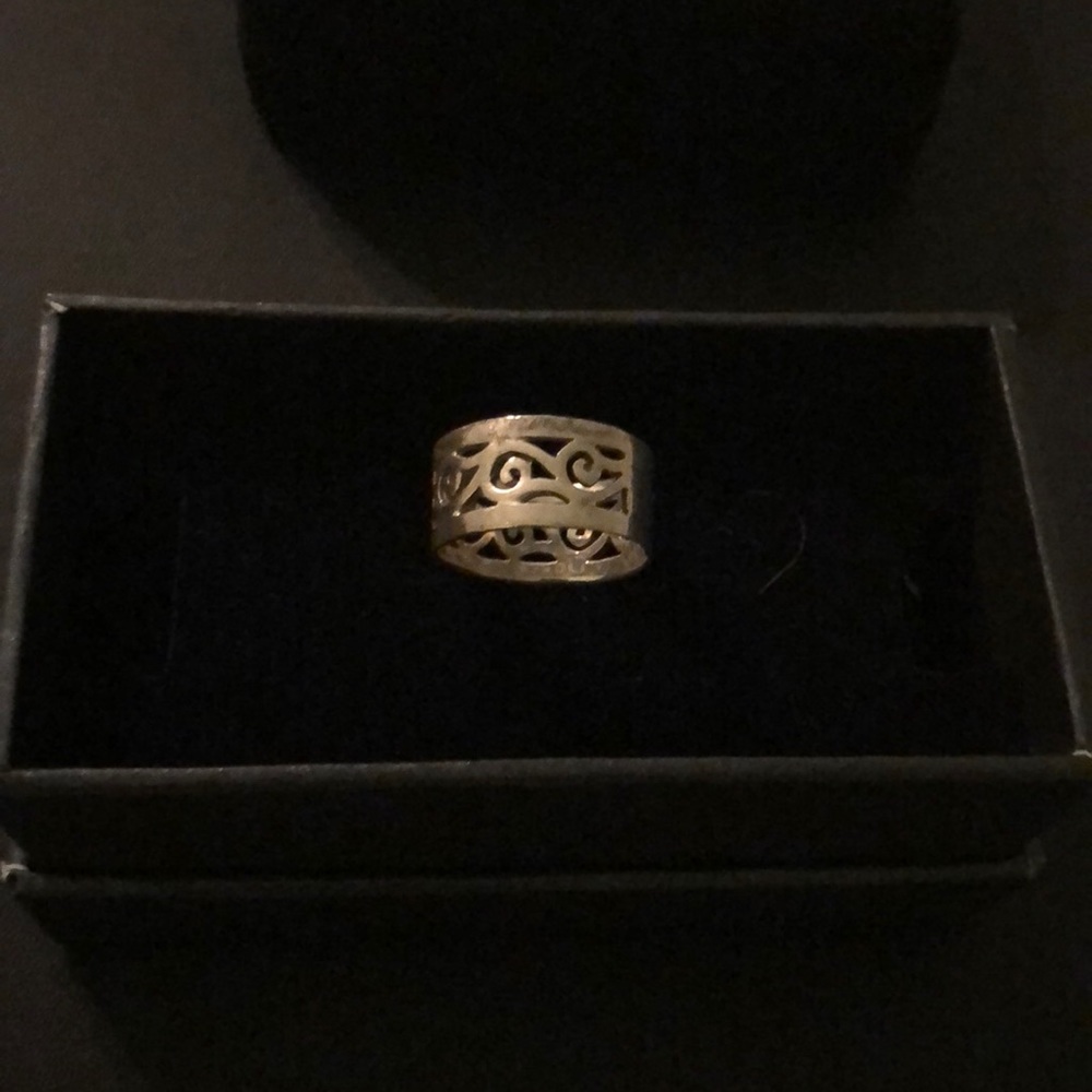 Sterling silver ornate ring band